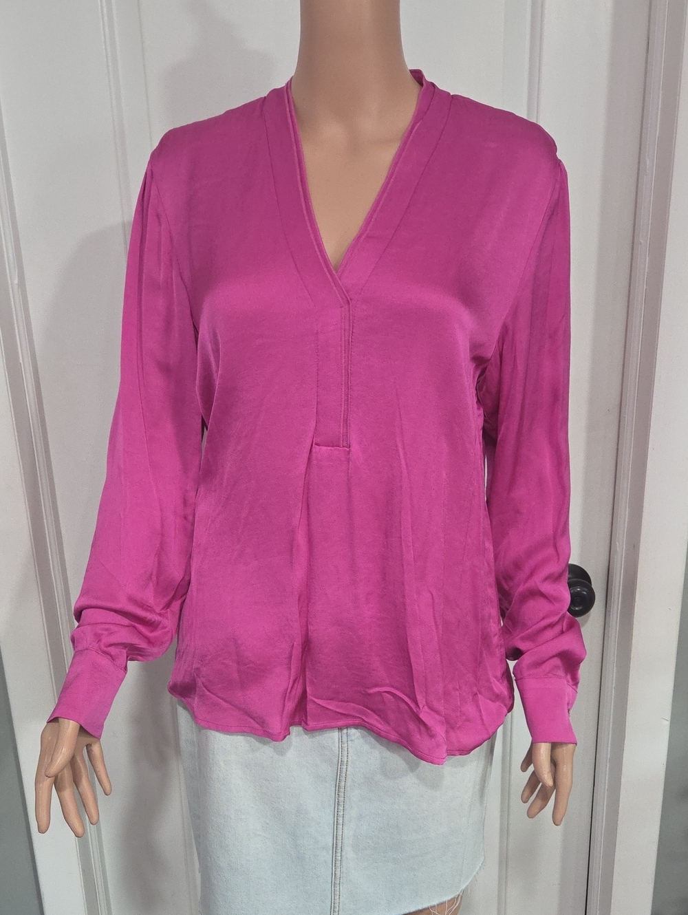 Womens V-Neck Long Sleeve Blouse - Fuchsia